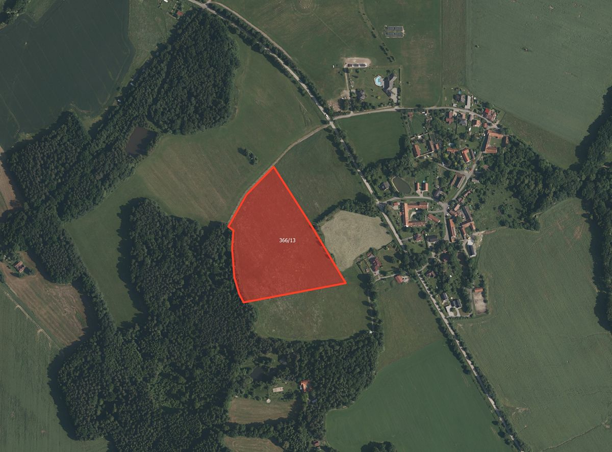 Prodej pole 38130 m², Chlumec – fotka 1 z 3