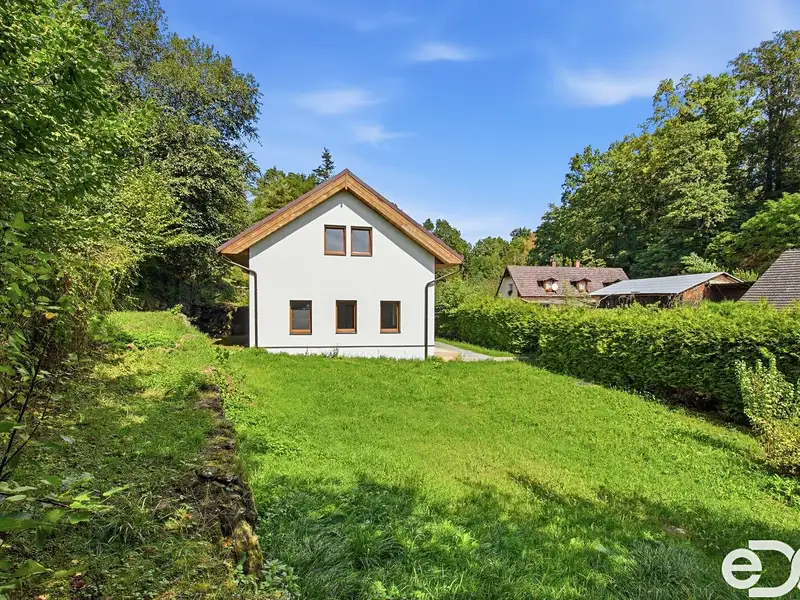 Prodej vícegeneračního domu 232 m², pozemek 789 m², Koryta – náhled fotky 2