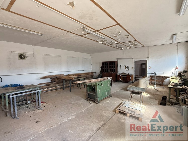 Комерційне приміщення на продаж, 3 277 м² (46 з 49)