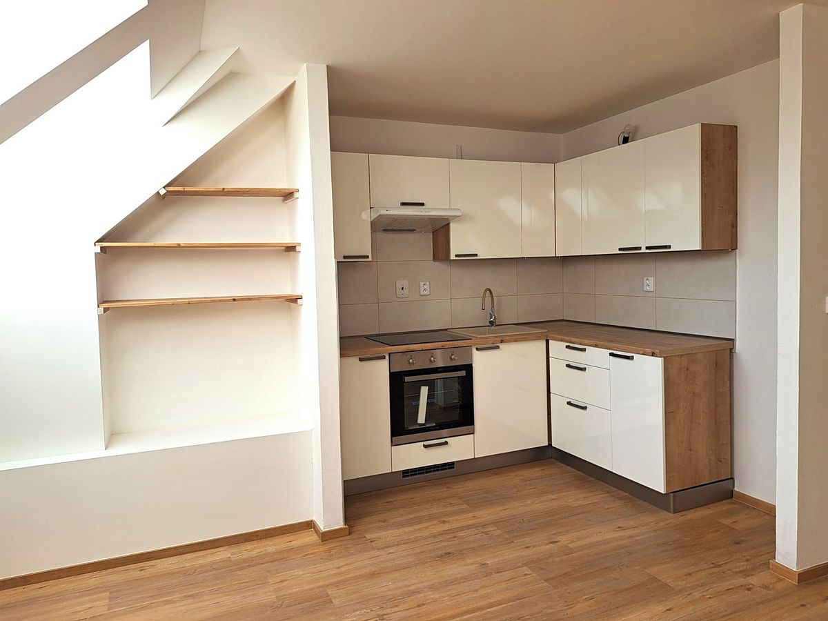 Pronájem bytu 3+kk 88 m²