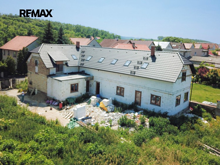 Haus zum Kauf, 328 m² (1 von 38)