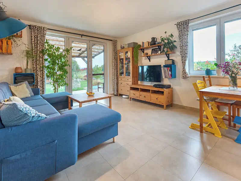 Prodej rodinného domu 99 m², pozemek 1071 m², Křenice – náhled fotky 2