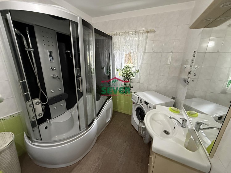 Будинок на продаж, 200 м² (3 з 28)