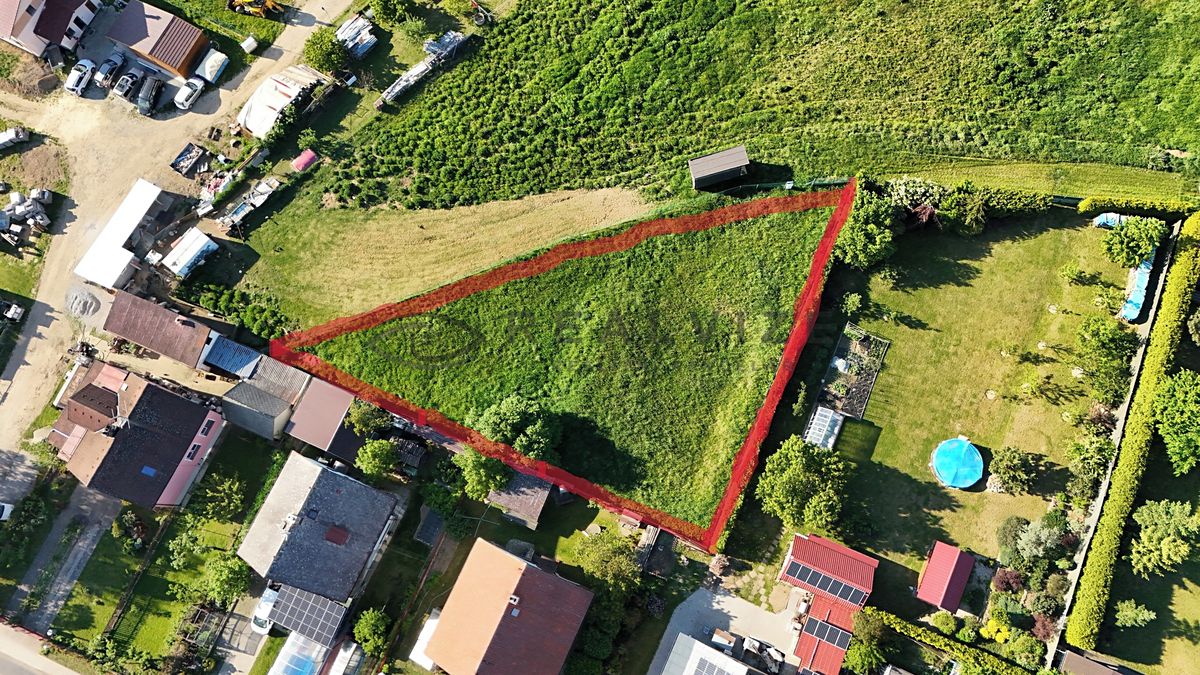 Prodej stavebního pozemku 1203 m², Dubičné – fotka 1 z 3
