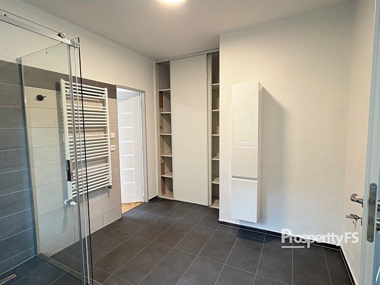 Pronájem bytu 3+kk, 75 m² (10 z 22)