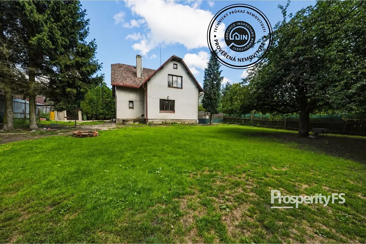 Prodej rodinného domu 199 m², pozemek 1065 m²