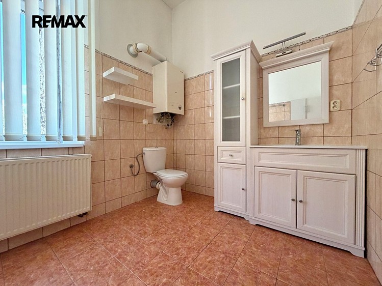 Комерційне приміщення на продаж, 156 м² (28 з 38)
