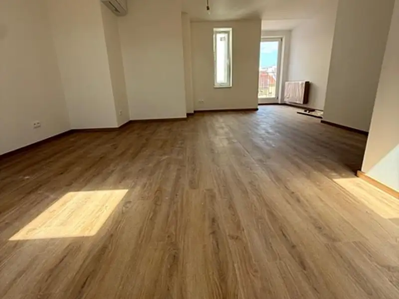 Pronájem bytu atypický 145 m², Praha – náhled fotky 1
