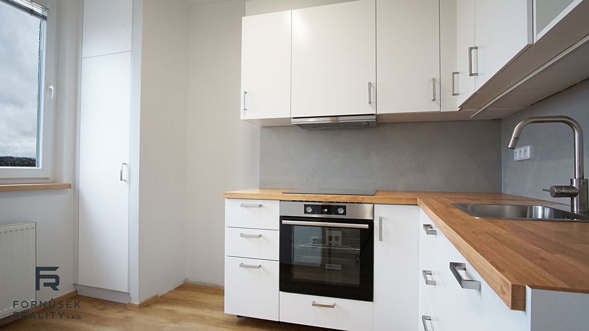 Pronájem bytu 1+1 33 m² – fotografie 3