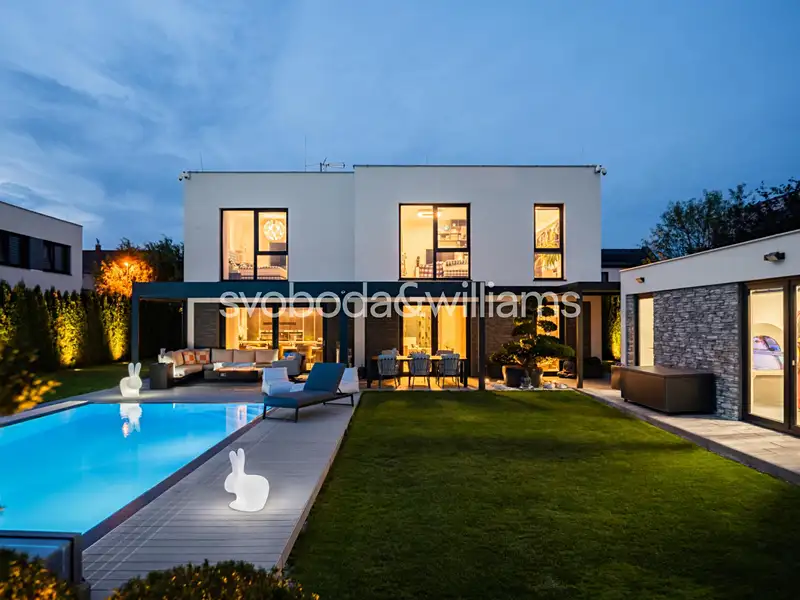 Prodej rodinného domu 238 m², pozemek 913 m², Zbuzany – náhled fotky 1