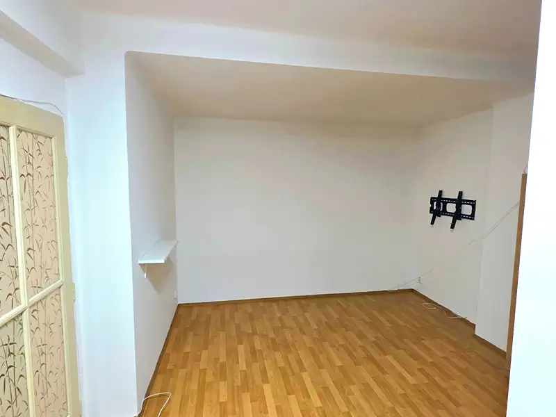 Prodej bytu 1+1 40 m², Praha – náhled fotky 1