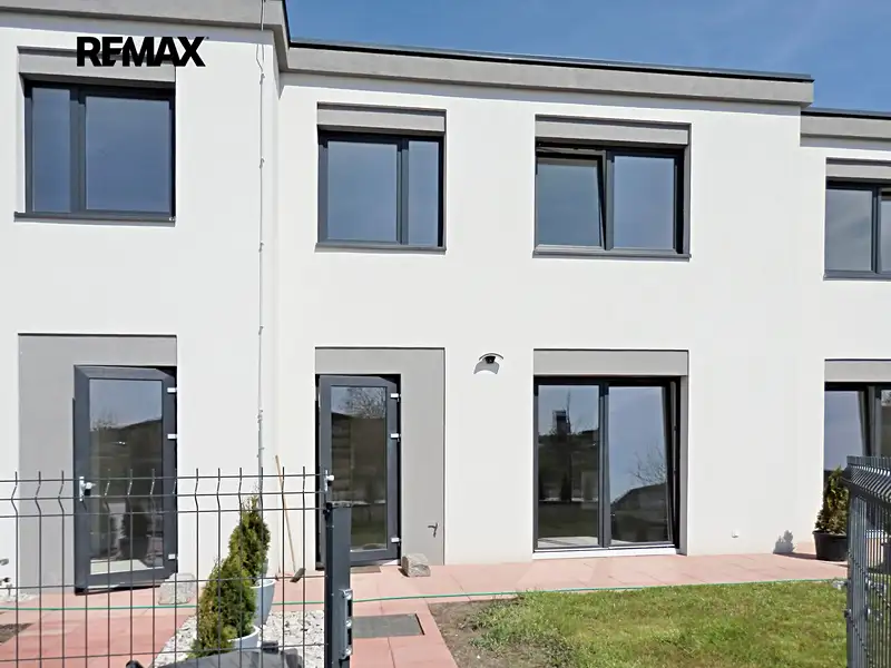 Pronájem bytu 3+kk 94 m², Říčany – náhled fotky 1