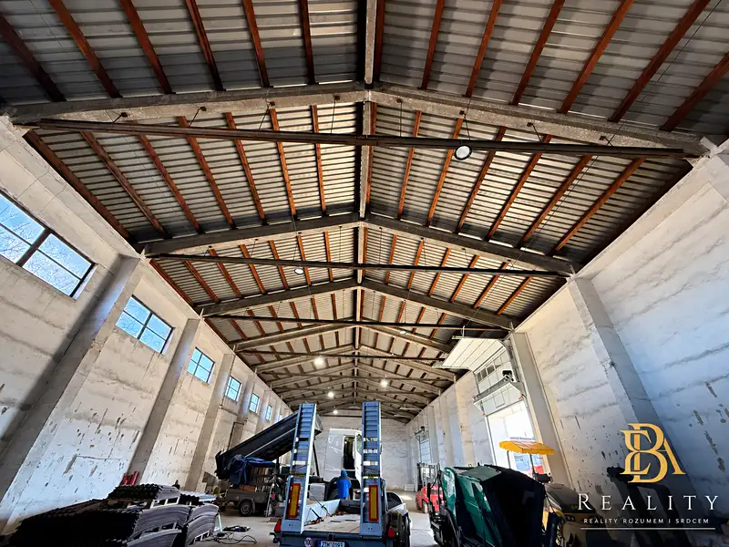 Prodej skladového prostoru 890 m², Bruntál – náhled fotky 2