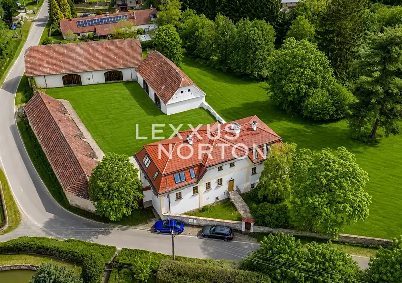 Prodej vily 503 m², pozemek 16755 m², Varvažov – náhled fotky 1