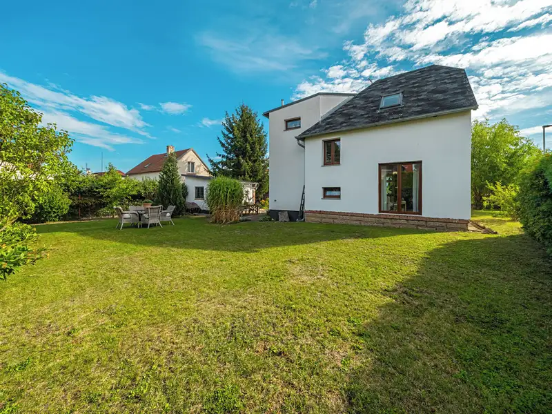 Prodej rodinného domu 111 m², pozemek 470 m², Praha – náhled fotky 2