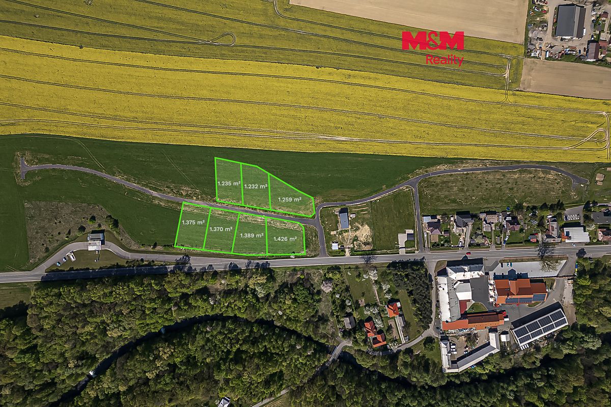 Prodej stavebního pozemku 44301 m², Vojkovice – fotka 1 z 3