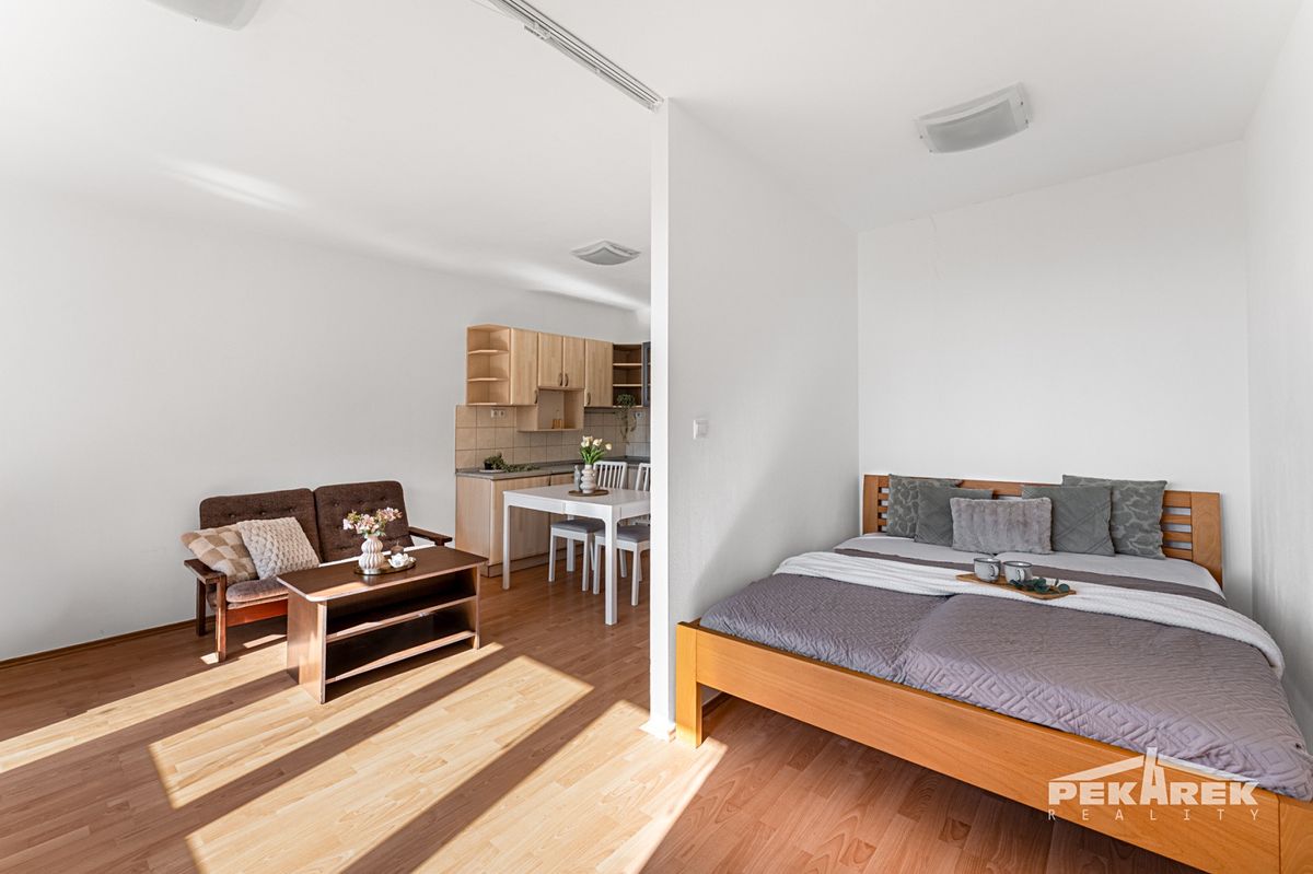 Prodej bytu 1+kk 36 m², Praha – fotka 1 z 3