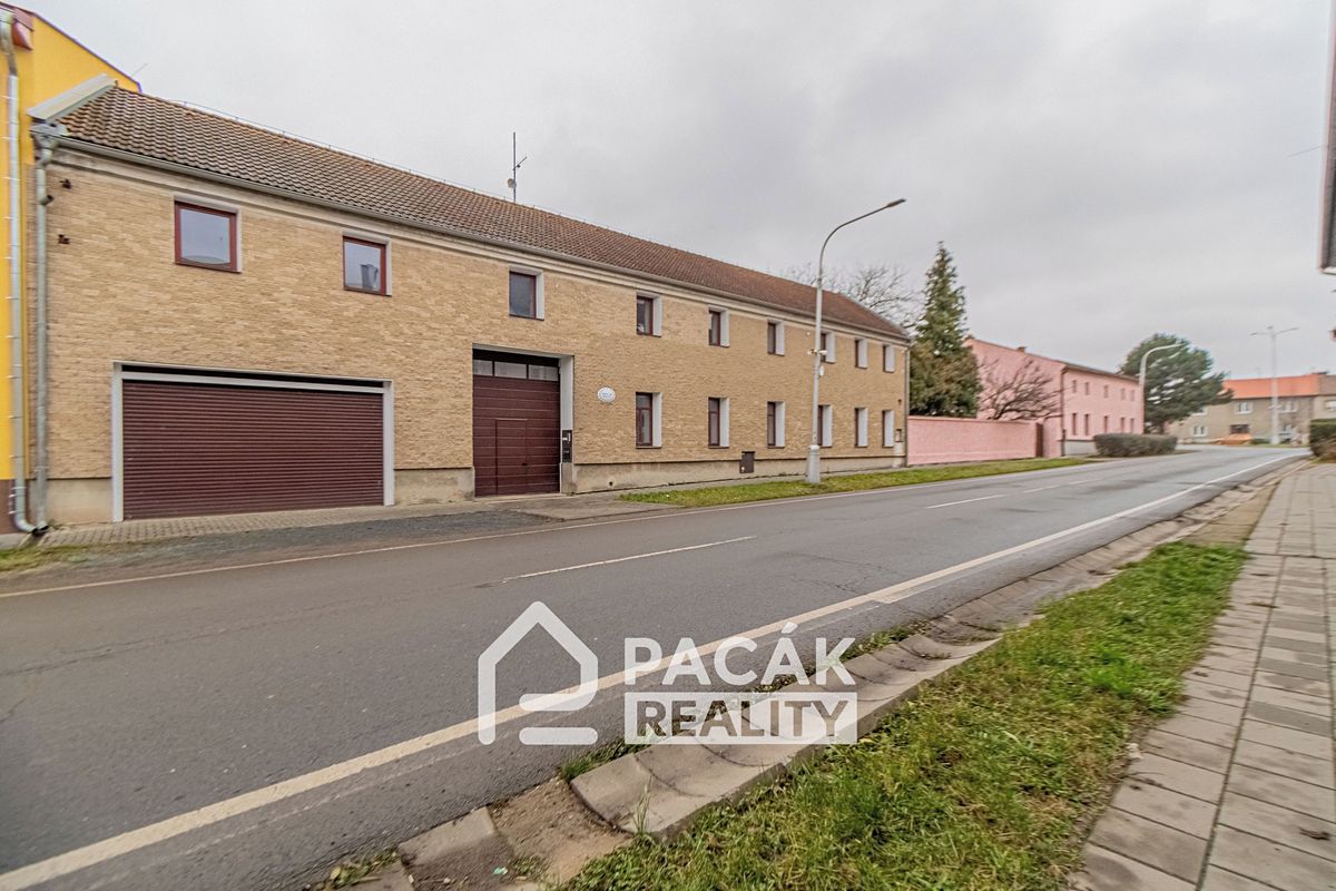 Prodej rodinného domu 660 m², pozemek 1434 m², Olomouc – fotka 1 z 3
