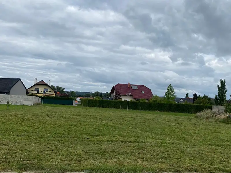 Prodej stavebního pozemku 1203 m², Žehušice – náhled fotky 1