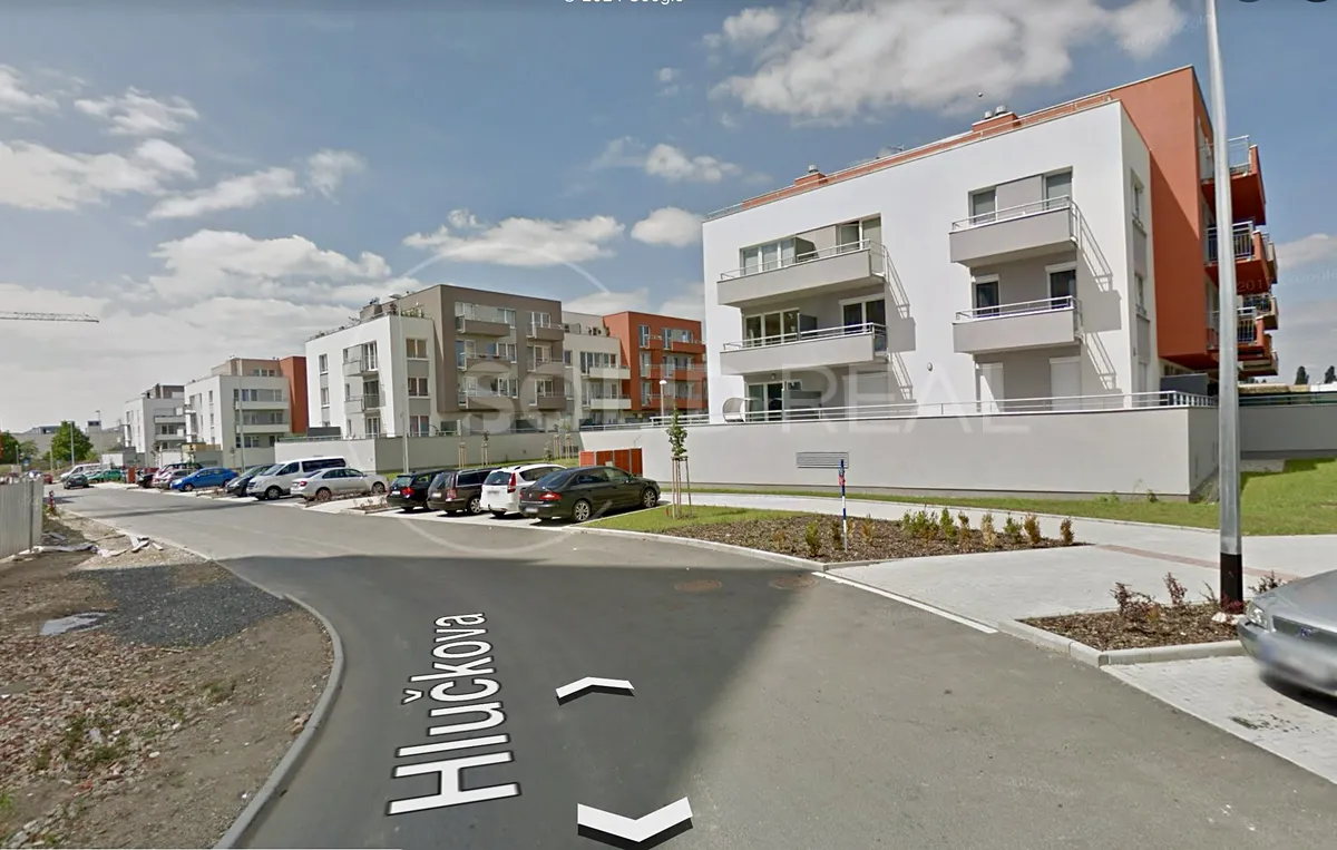 Pronájem garáže 15 m²