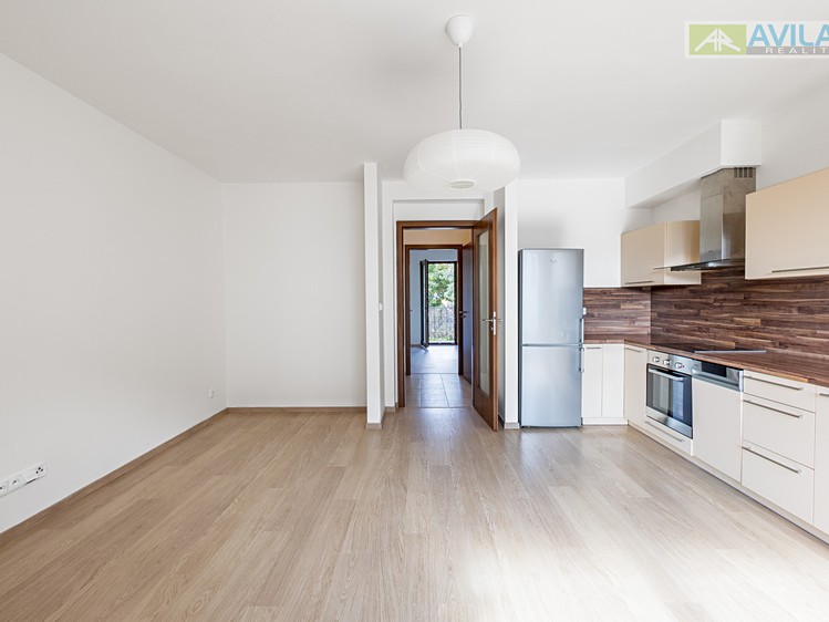 Pronájem bytu 2+kk, 42 m² (7 z 23)
