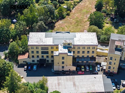 Pronájem komerčního prostoru, 2 350 m² (2 z 61)