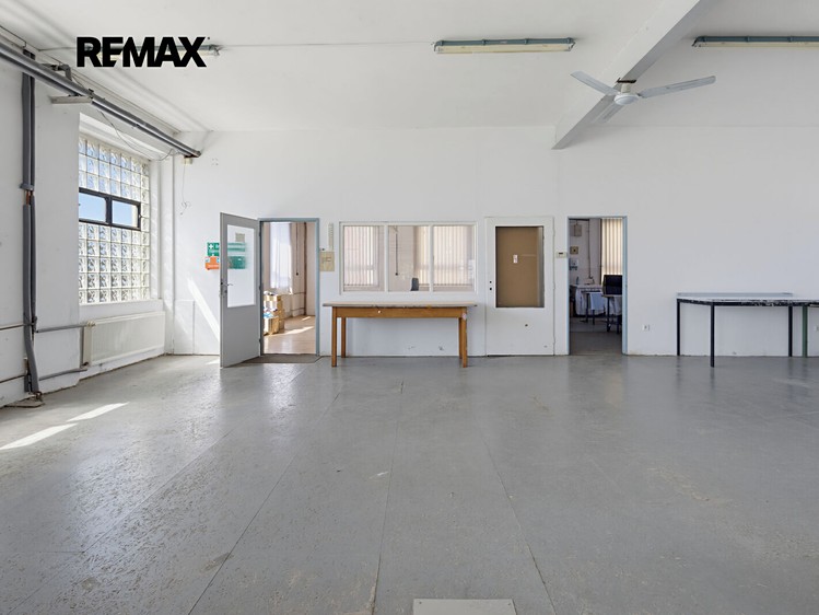 Pronájem komerčního prostoru, 2 350 m² (15 z 61)