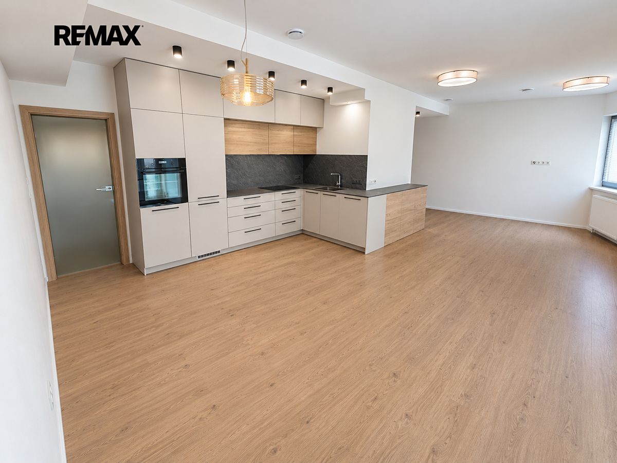 Prodej kanceláře 81 m², Slavkov u Brna – fotka 1 z 3