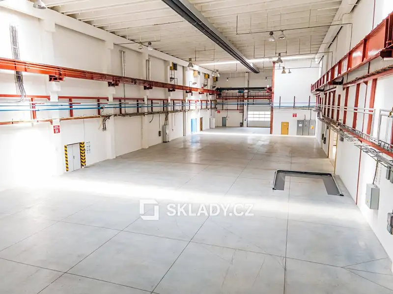 Pronájem skladového prostoru 2500 m², Hořice – náhled fotky 3