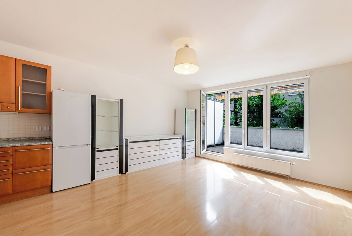 Pronájem bytu 2+kk 79 m² – fotografie 3
