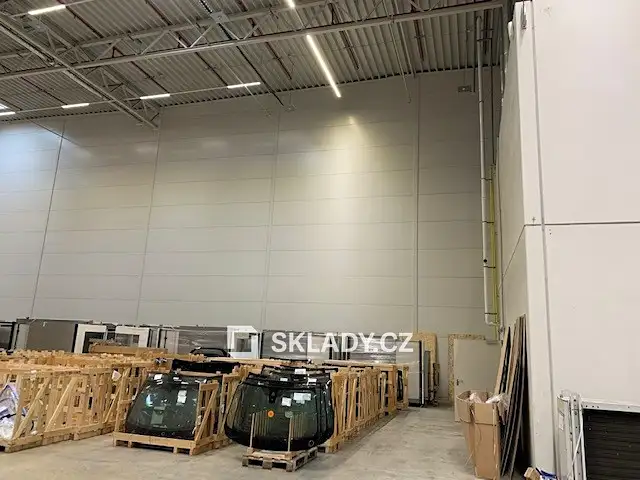 Pronájem skladového prostoru 4800 m², Zeleneč – náhled fotky 1