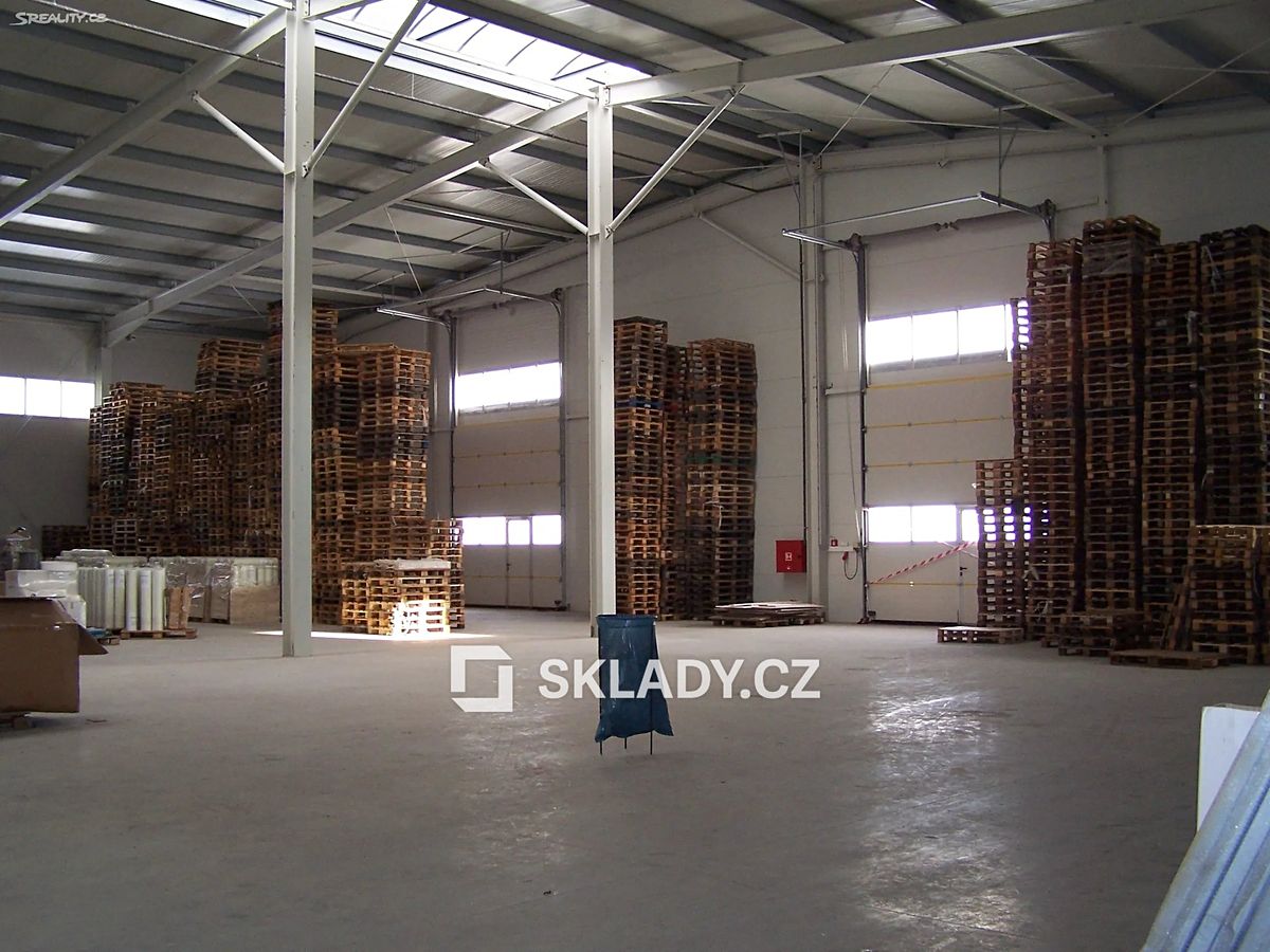 Pronájem skladového prostoru 1000 m², Mírová – fotka 1 z 3