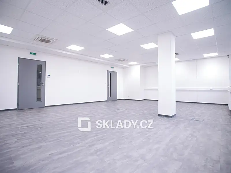 Pronájem kanceláře 50 m², Cheb – náhled fotky 3