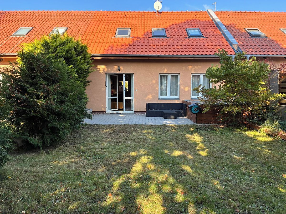 Prodej rodinného domu 110 m², pozemek 223 m², Luštěnice – fotka 1 z 3