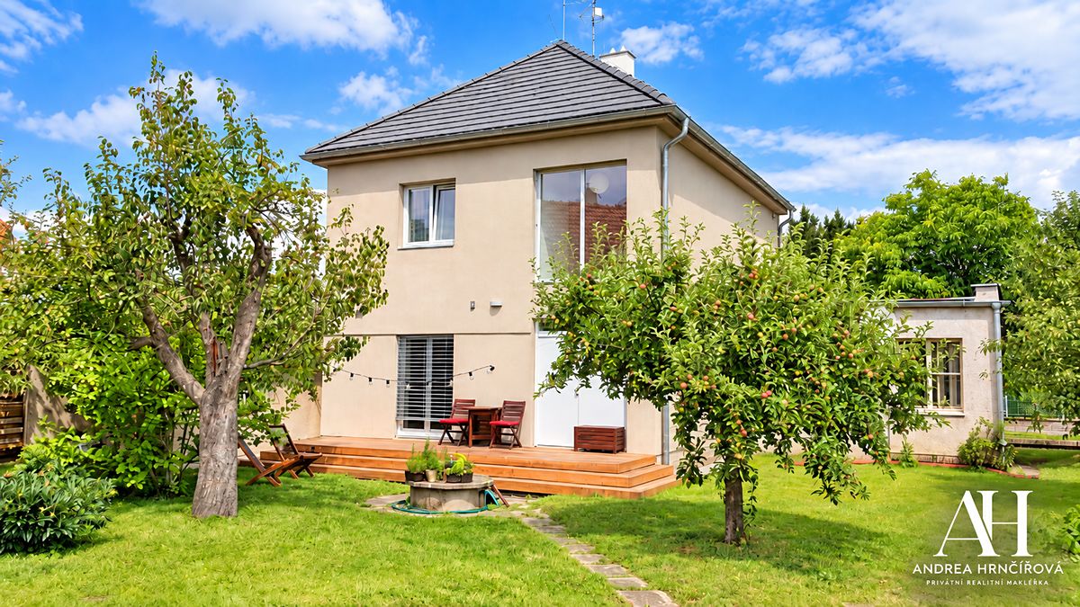 Pronájem rodinného domu 114 m², pozemek 638 m², Praha – fotka 1 z 3