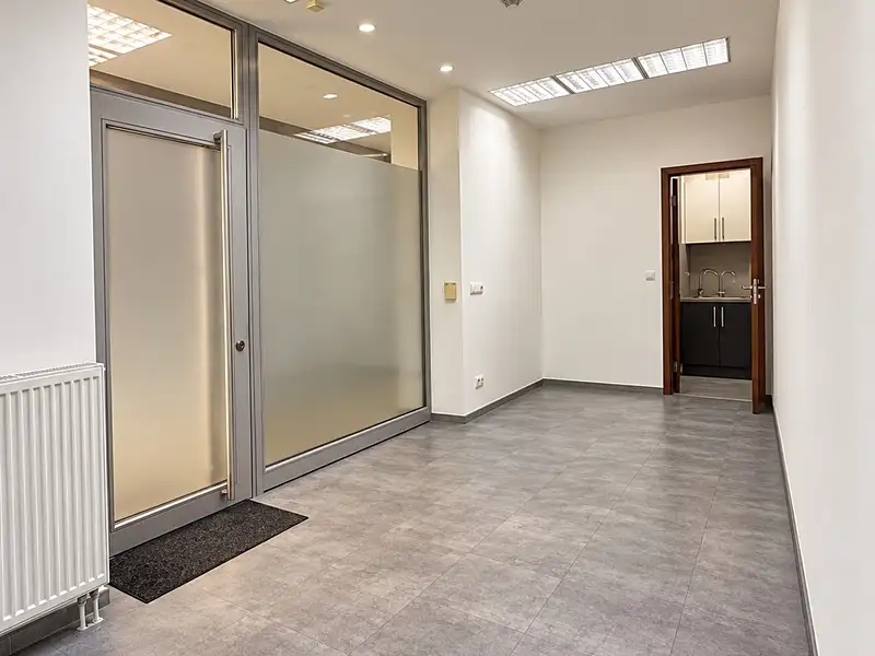 Pronájem kanceláře 19 m², Chrudim – náhled fotky 2