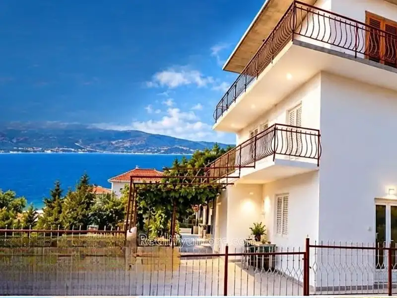 Prodej rodinného domu 489 m², pozemek 457 m², Trogir – náhled fotky 3