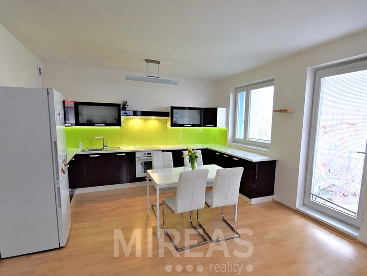 Pronájem bytu 2+kk, 63 m² (1 z 6)