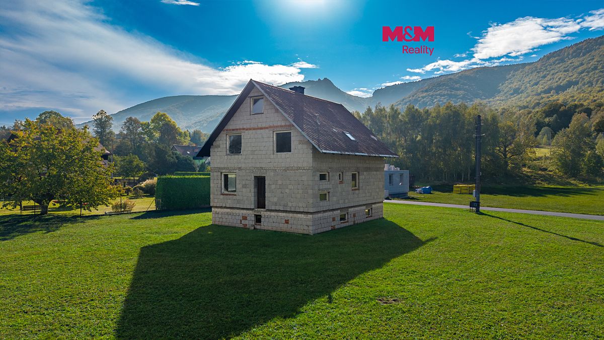 Prodej rodinného domu 150 m², pozemek 2721 m², Hejnice – fotka 1 z 3