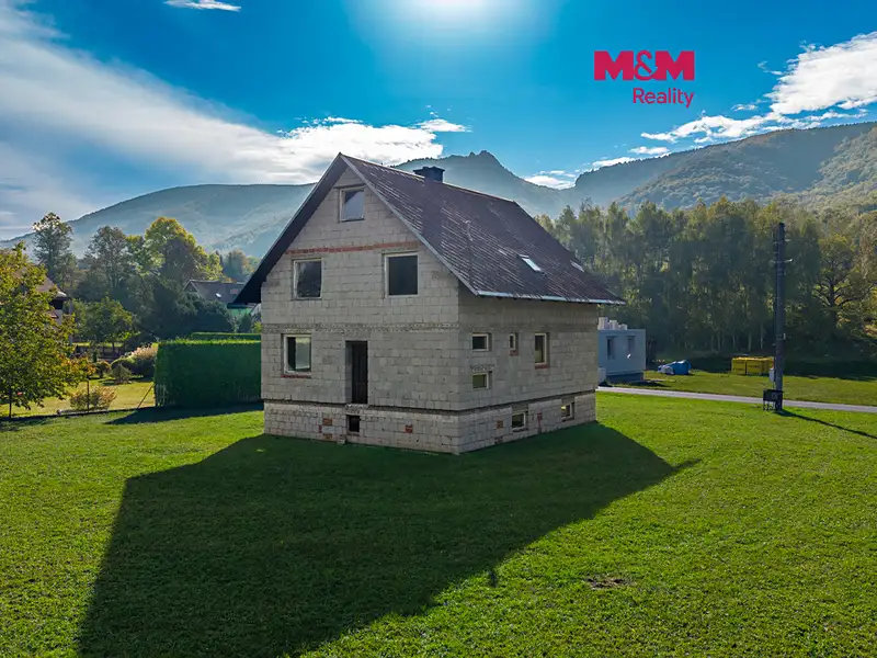 Prodej rodinného domu 150 m², pozemek 2721 m², Hejnice – náhled fotky 1