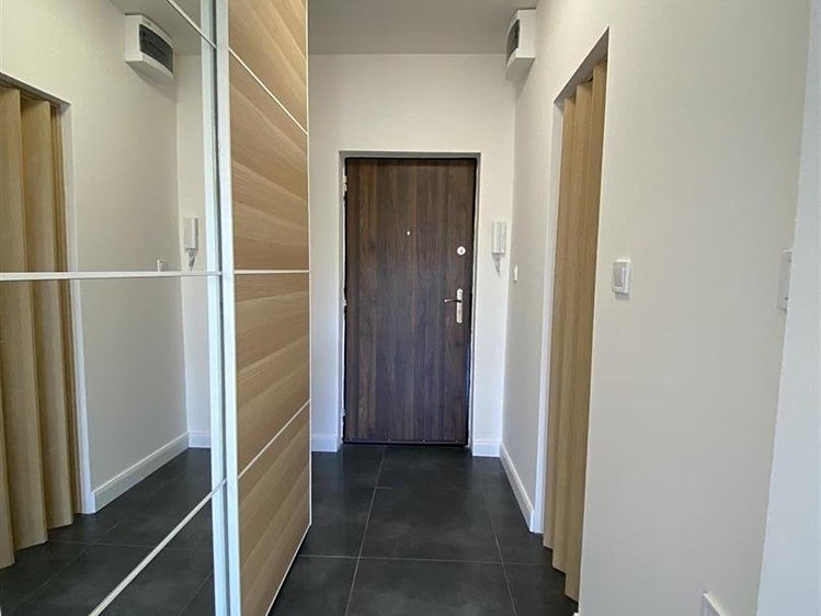 Pronájem bytu 1+kk, 27 m² (8 z 14)