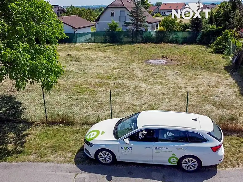 Prodej stavebního pozemku 870 m², Kosoř – náhled fotky 1