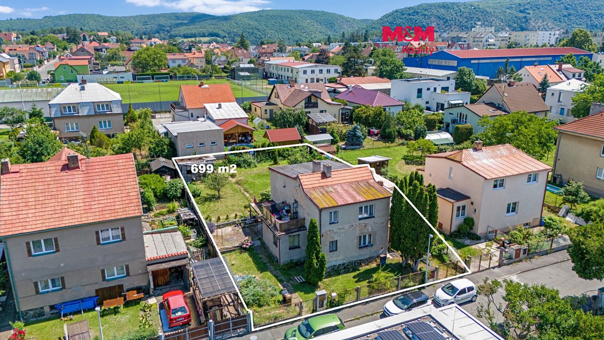 Prodej rodinného domu 290 m², pozemek 699 m², Praha – fotka 1 z 3