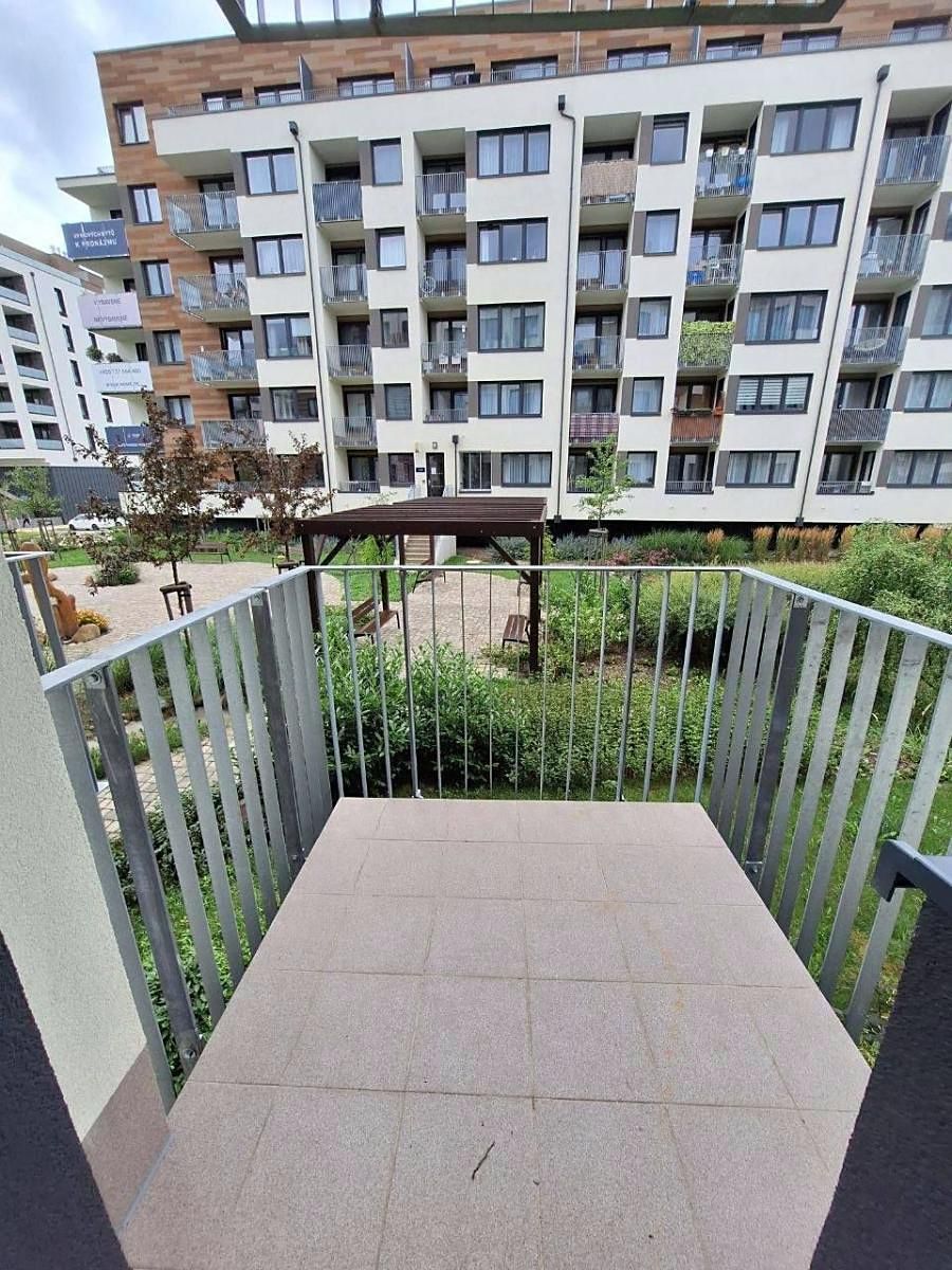 Pronájem bytu 1+kk 26 m² – fotografie 2