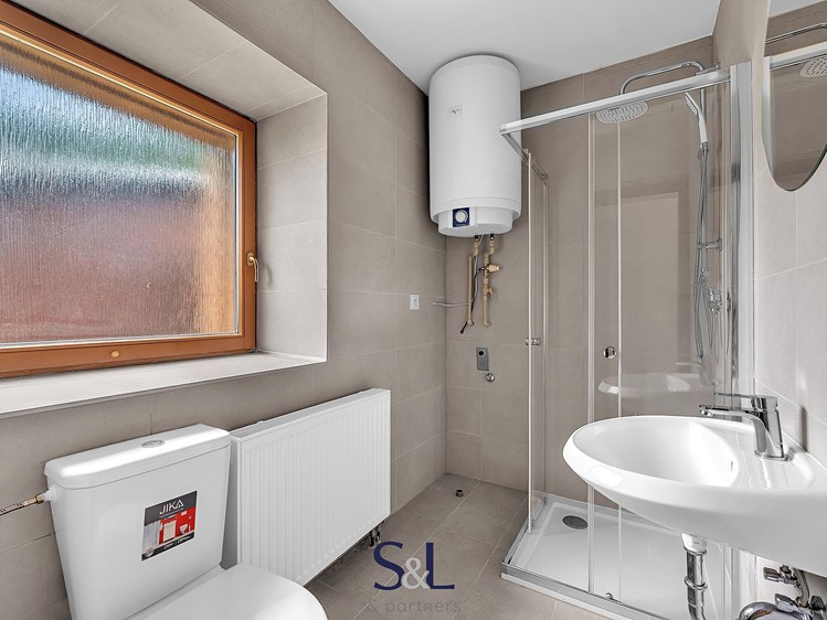 Комерційне приміщення на продаж, 200 м² (32 з 92)