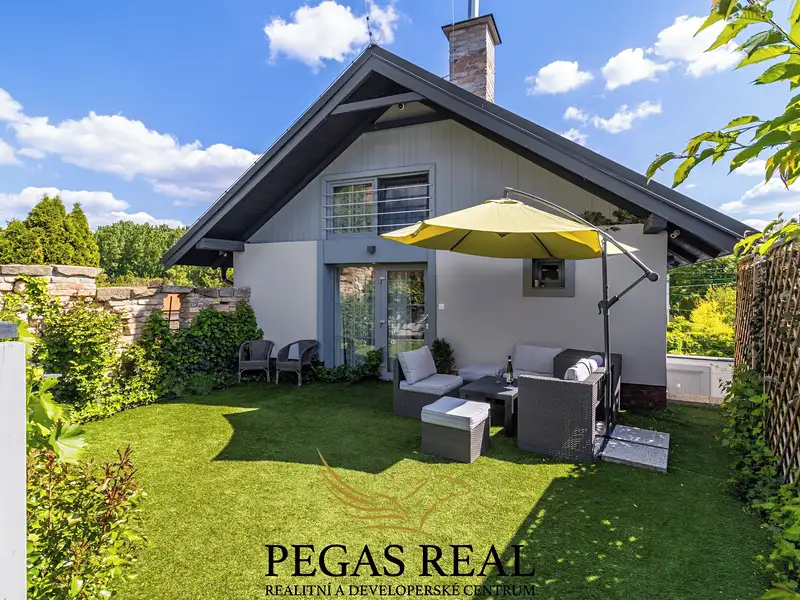 Prodej rodinného domu 146 m², pozemek 293 m², Valtice – náhled fotky 1