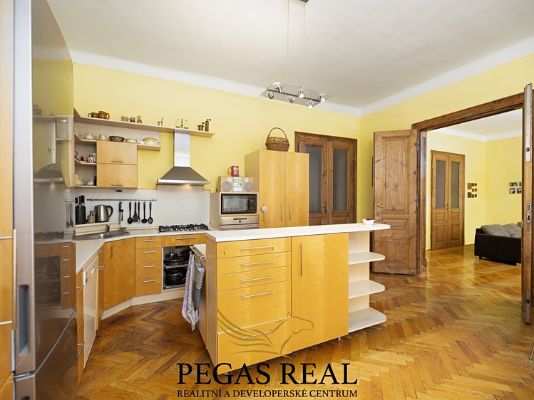 Квартира 4+1 на продаж, 145 м² (2 з 15)
