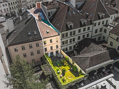 Haus zum Kauf, 582 m² (2 von 35)