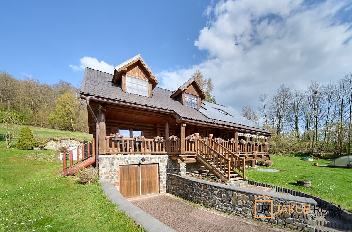 Prodej chalupy 242 m², pozemek 12701 m², Staré Město – fotka 1 z 3