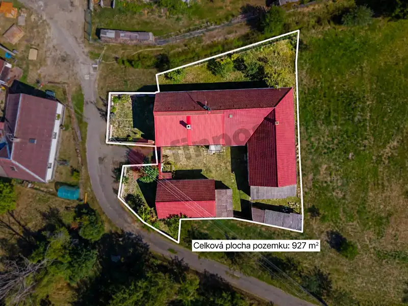 Prodej rodinného domu 250 m², pozemek 927 m², Kunžak – náhled fotky 2